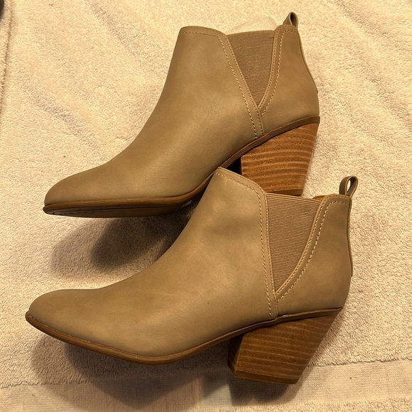 DV by Dolce Vita Shoes - Dolce vita booties